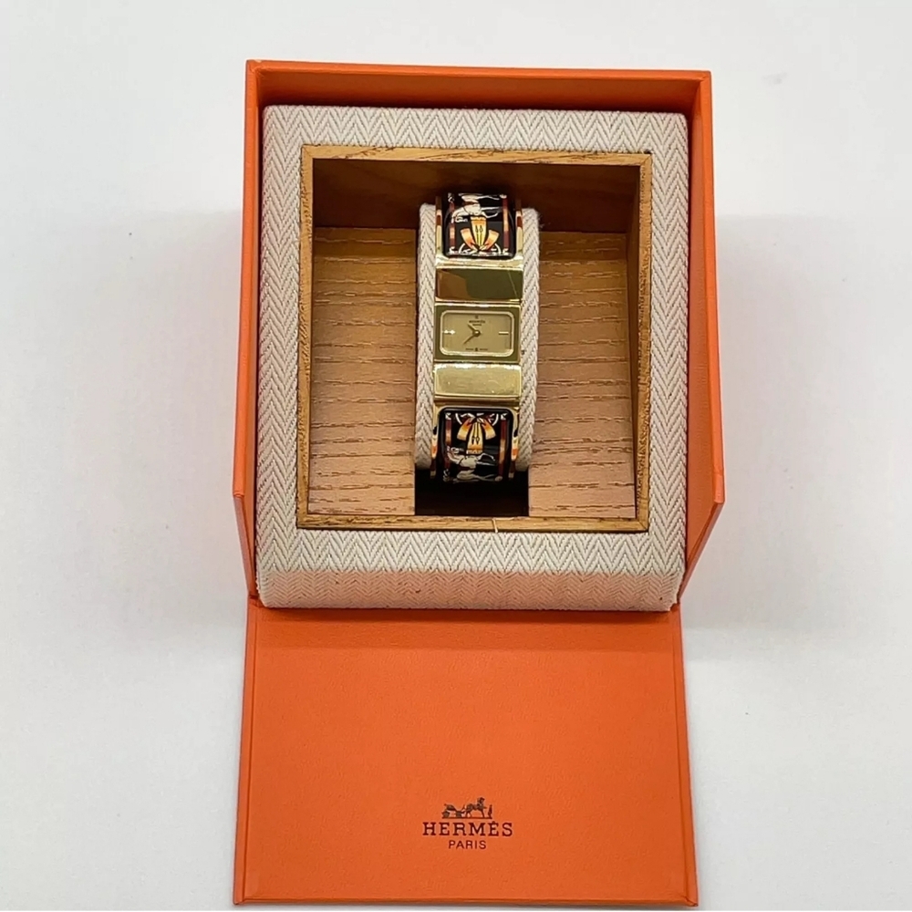 💜 Hermes Loke Gold Color L01.201  Square Quartz Watch W/Box/Card Like New - Picture 4 of 13